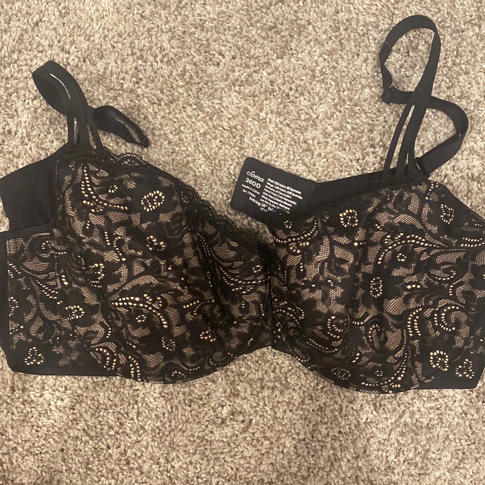 Soma 36DD underwire bra. Never worn.